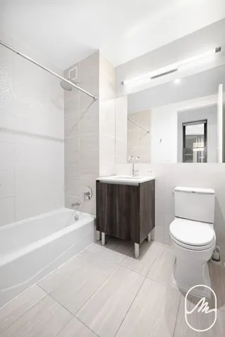 $4,400 | 15 Park Row, Unit 4C | Financial District