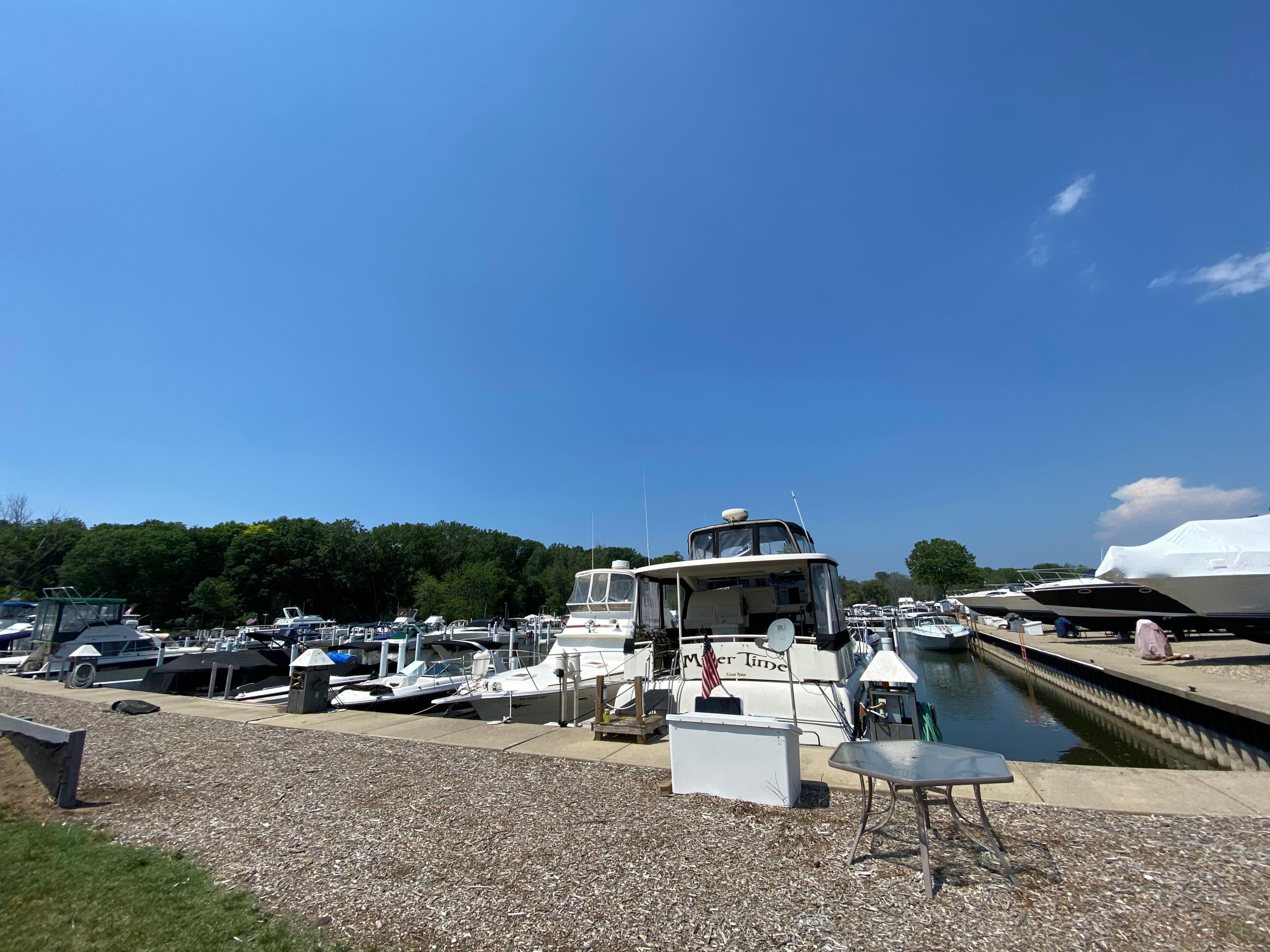 2159 Riverside Pointe Drive St. Joseph, MI 49085 - Photo 20 of 26 boats 1
