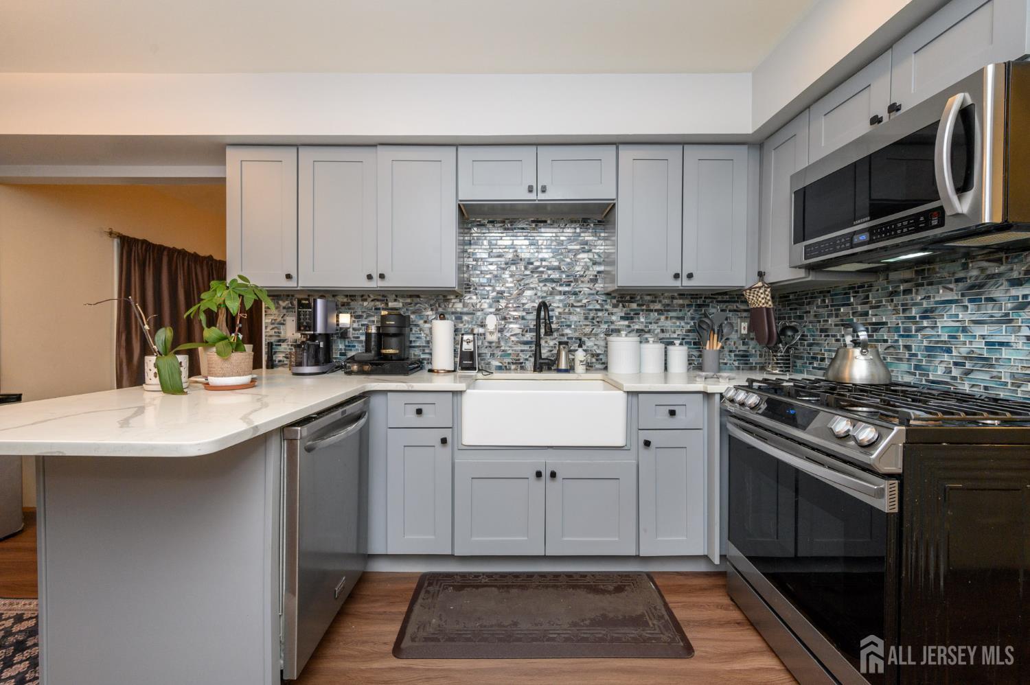 285 Nathan Court Cliffwood, NJ 07721 - Photo 12 of 43