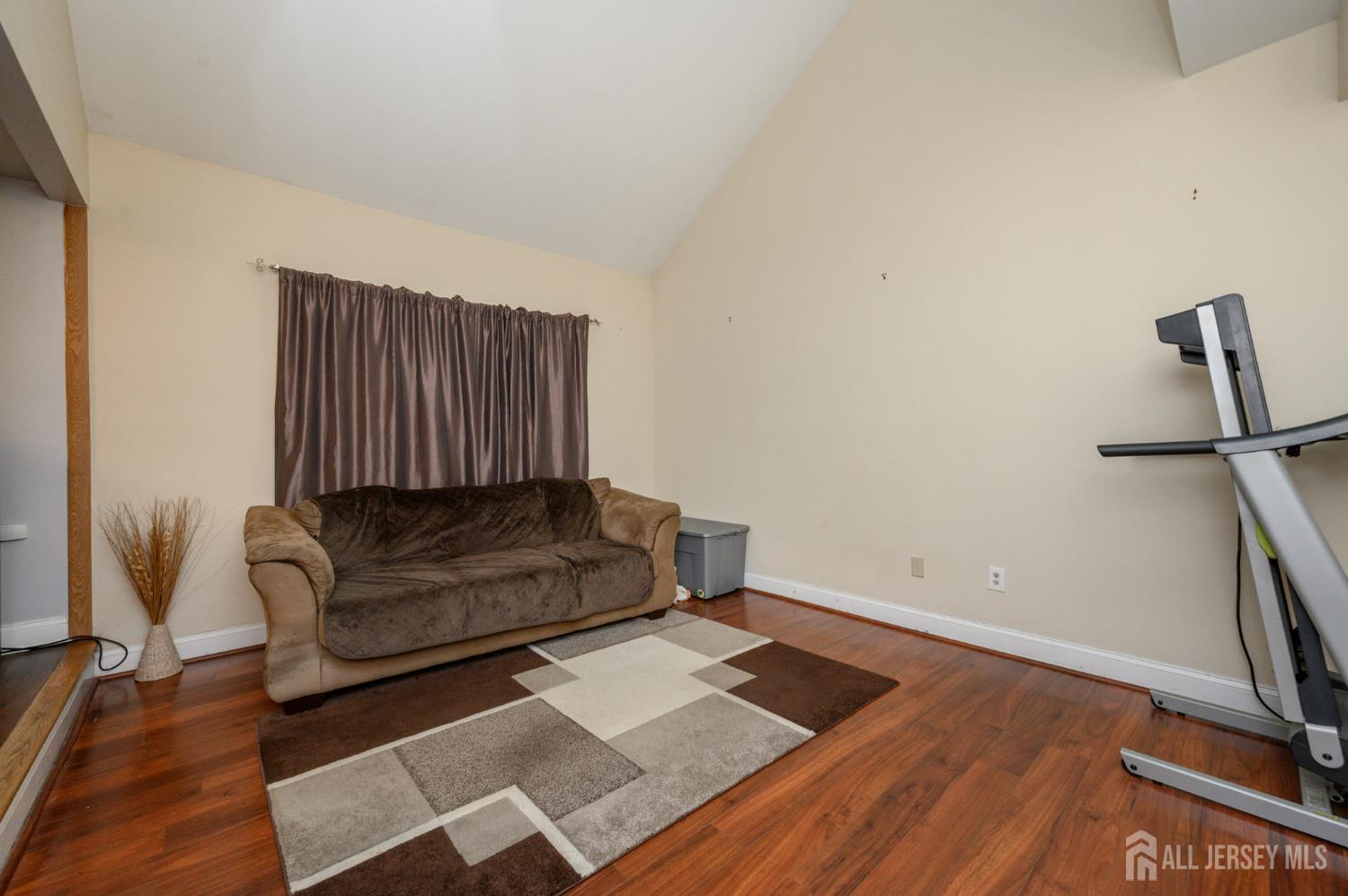 285 Nathan Court Cliffwood, NJ 07721 - Photo 15 of 43