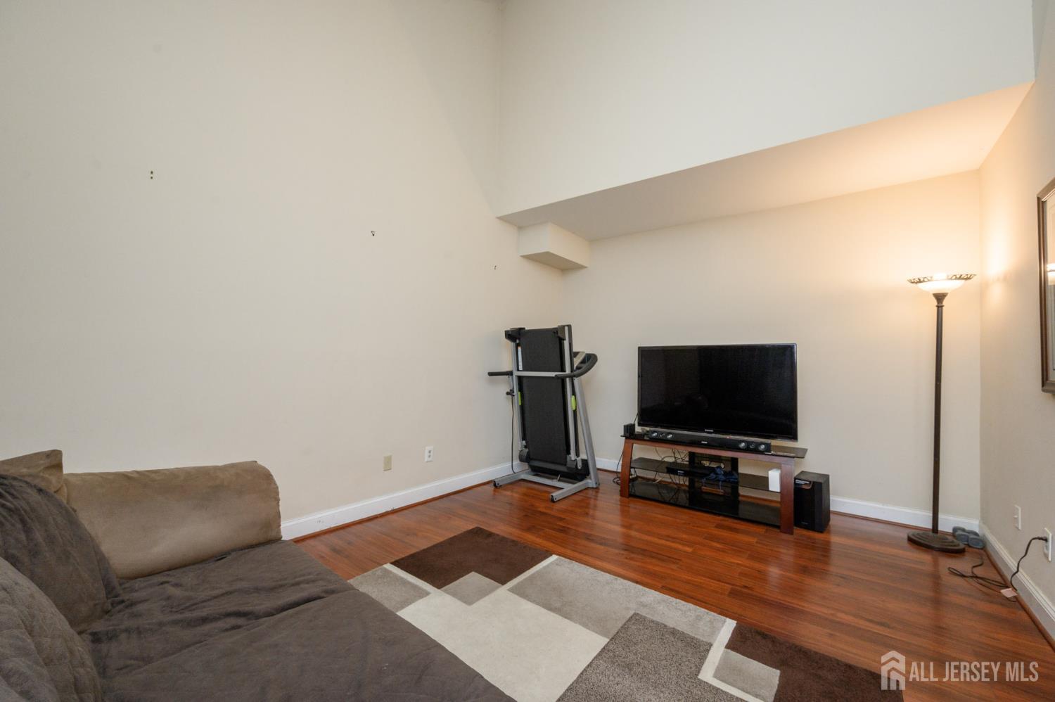 285 Nathan Court Cliffwood, NJ 07721 - Photo 16 of 43