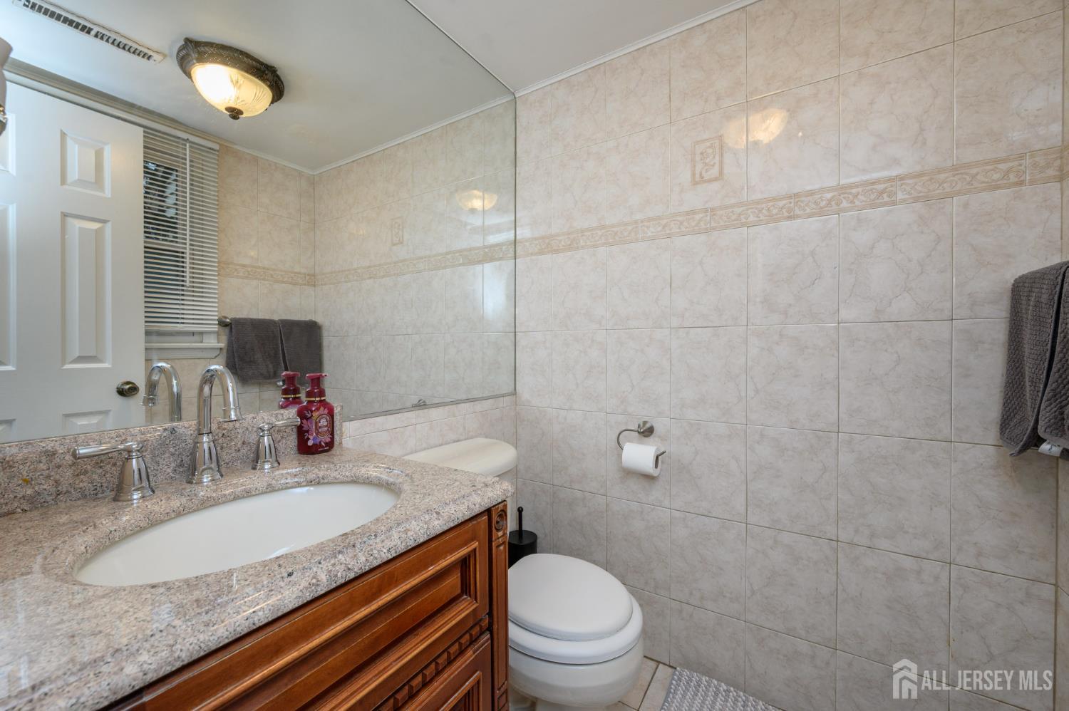 285 Nathan Court Cliffwood, NJ 07721 - Photo 17 of 43