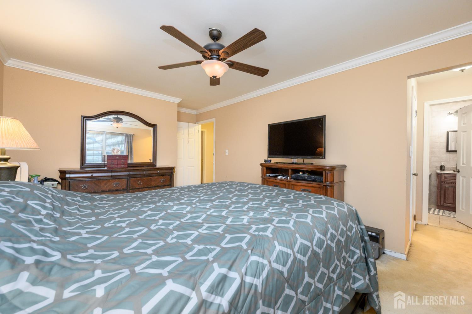 285 Nathan Court Cliffwood, NJ 07721 - Photo 20 of 43