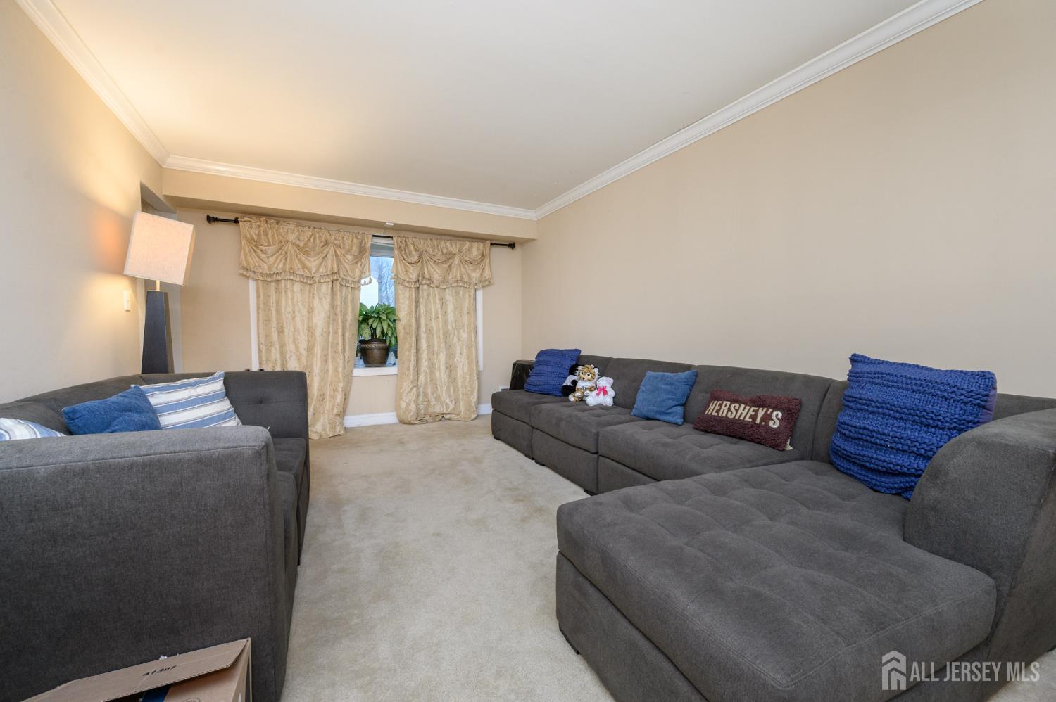 285 Nathan Court Cliffwood, NJ 07721 - Photo 4 of 43