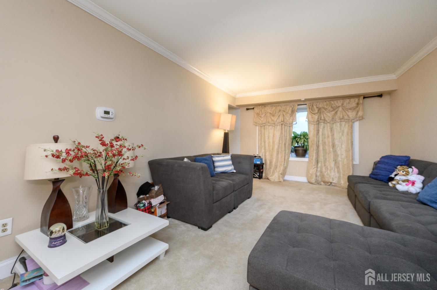 285 Nathan Court Cliffwood, NJ 07721 - Photo 5 of 43