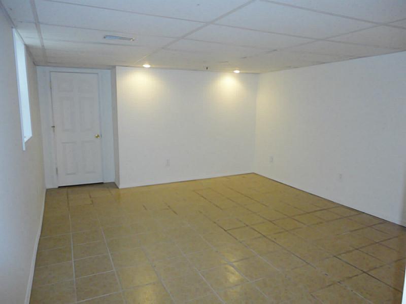 484 Georgetown Road Lawrence, PA 15055 - Photo 16 of 20 Family Room.