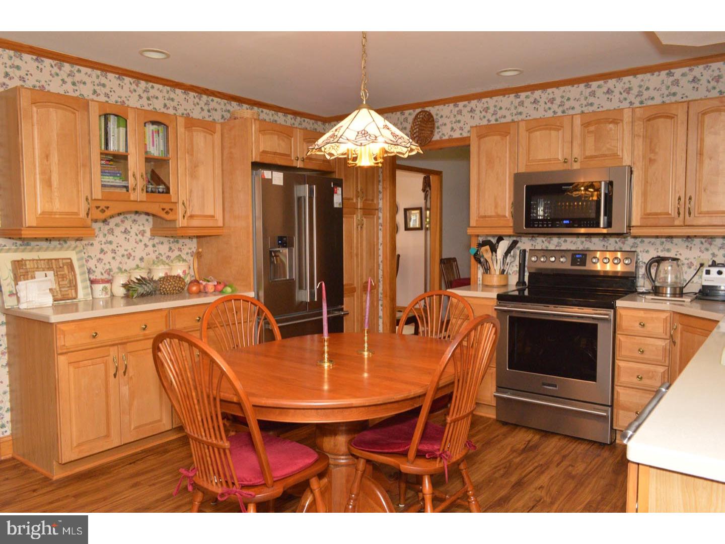 58 Chesterfield Georgetown Road Chesterfield, NJ 08515 - Photo 7 of 20 Kitchen