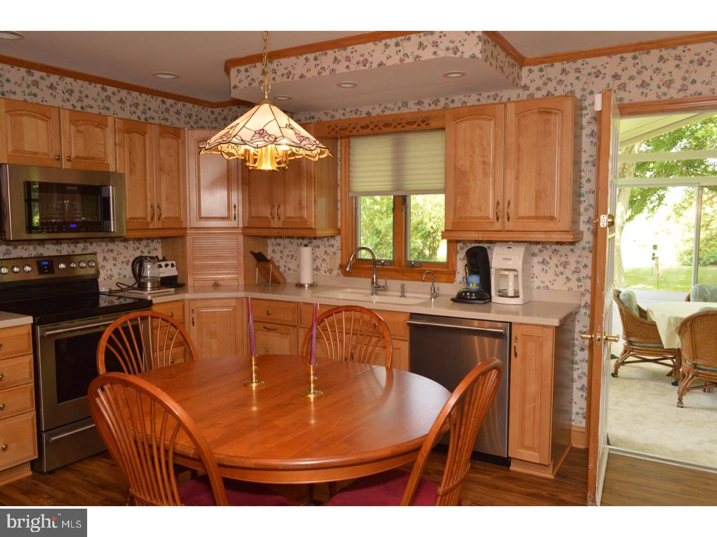 58 Chesterfield Georgetown Road Chesterfield, NJ 08515 - Photo 8 of 20 Kitchen