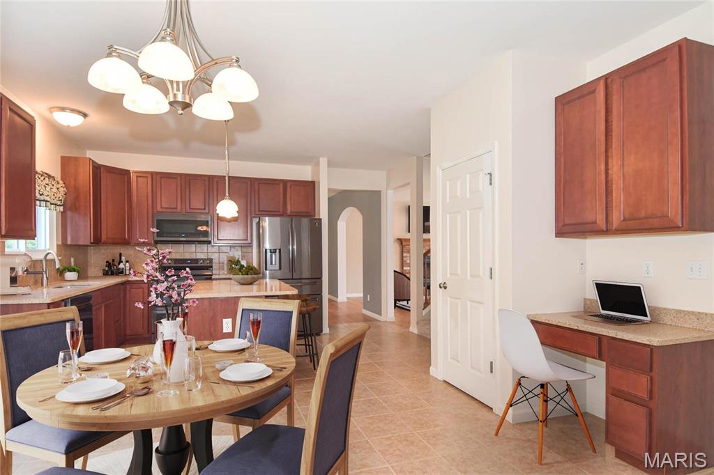 907 Palomino Path High Ridge, MO 63049 - Photo 12 of 57