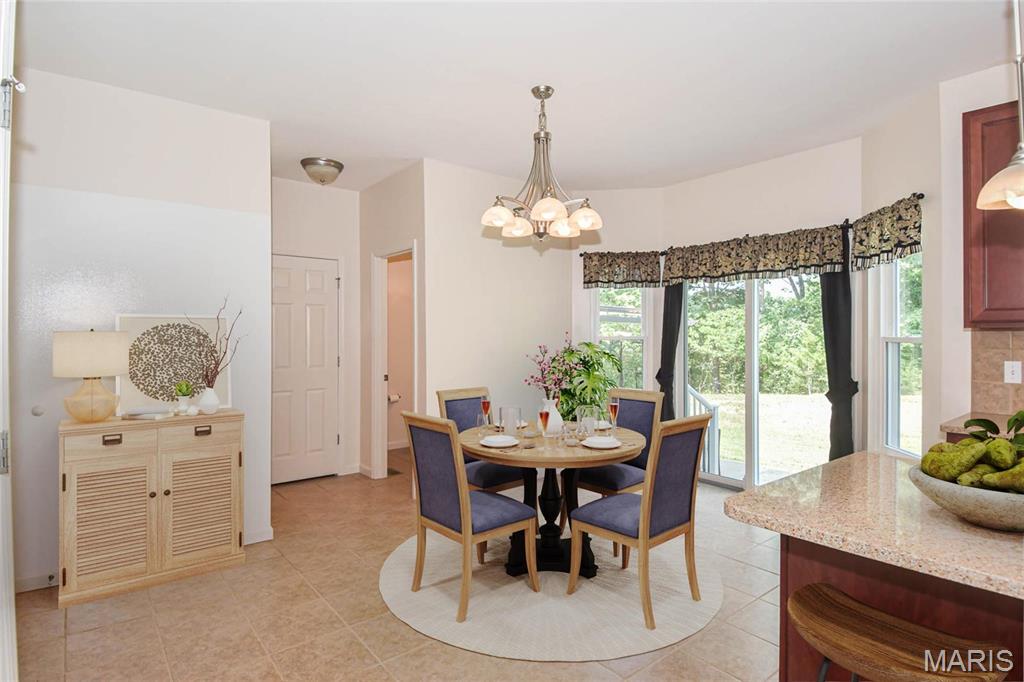 907 Palomino Path High Ridge, MO 63049 - Photo 14 of 57