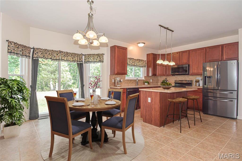 907 Palomino Path High Ridge, MO 63049 - Photo 10 of 57