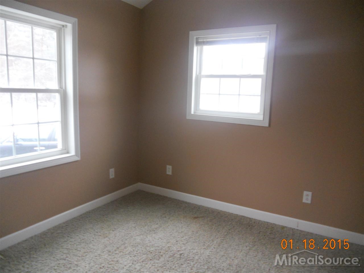 1980 Range Road Port Huron, MI 48060 - Photo 14 of 16 31226789-13.JPG
