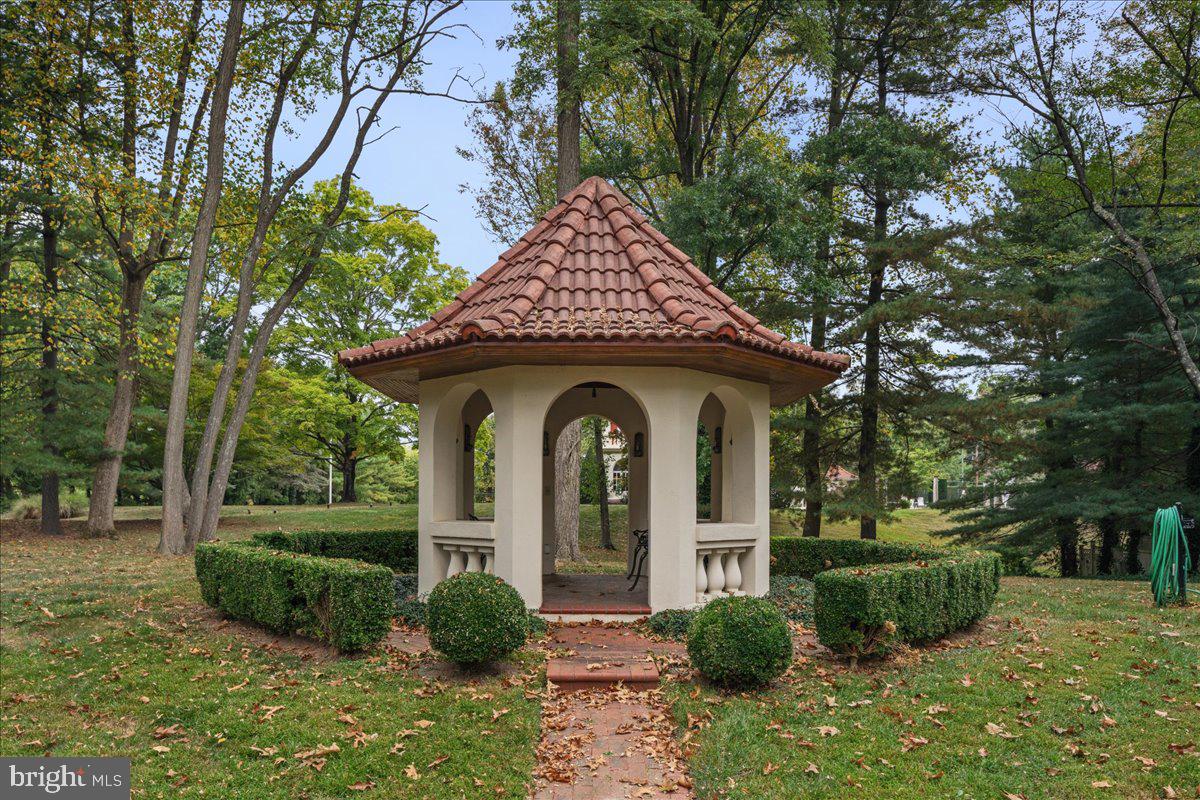 2185 South Easton Road Doylestown, PA 18901 - Photo 11 of 62 a front view of a house with garden