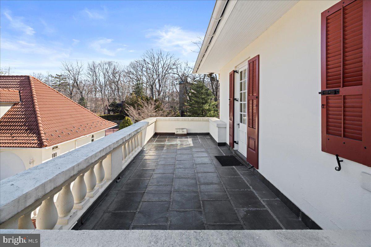 2185 South Easton Road Doylestown, PA 18901 - Photo 47 of 62 a view of balcony with workspace