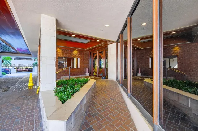 $1,995,000 | 1 Grove Isle Drive, Unit A303, Miami, FL 33133