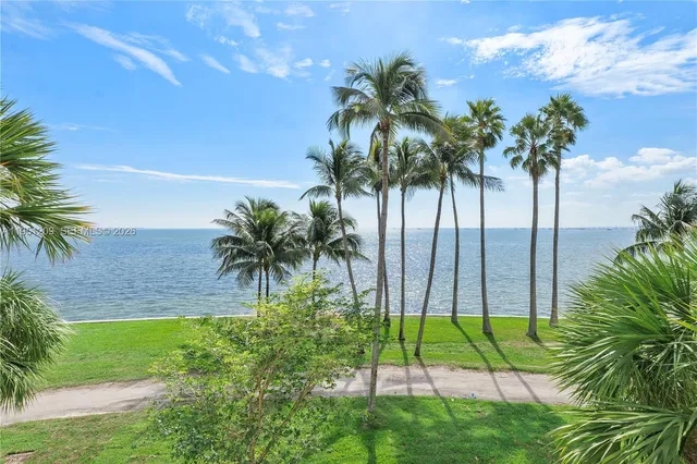 $1,995,000 | 1 Grove Isle Drive, Unit A303, Miami, FL 33133