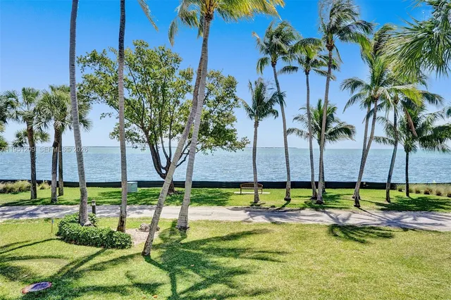 $1,995,000 | 1 Grove Isle Drive, Unit A303, Miami, FL 33133