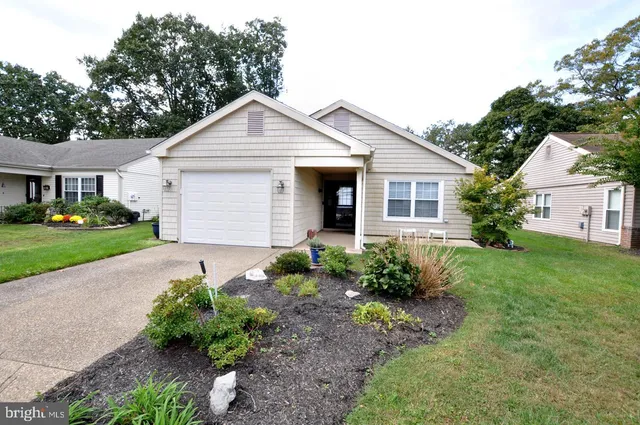 $325,000 | 41 New Castle Drive, Southampton, NJ 08088