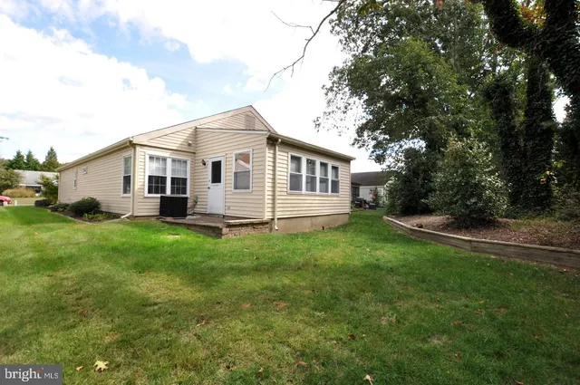 $325,000 | 41 New Castle Drive, Southampton, NJ 08088