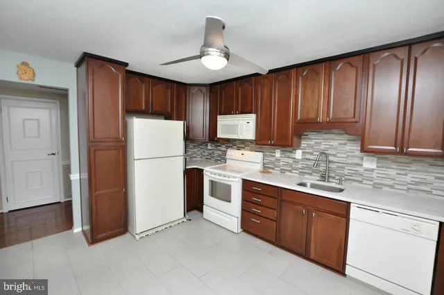 $325,000 | 41 New Castle Drive, Southampton, NJ 08088