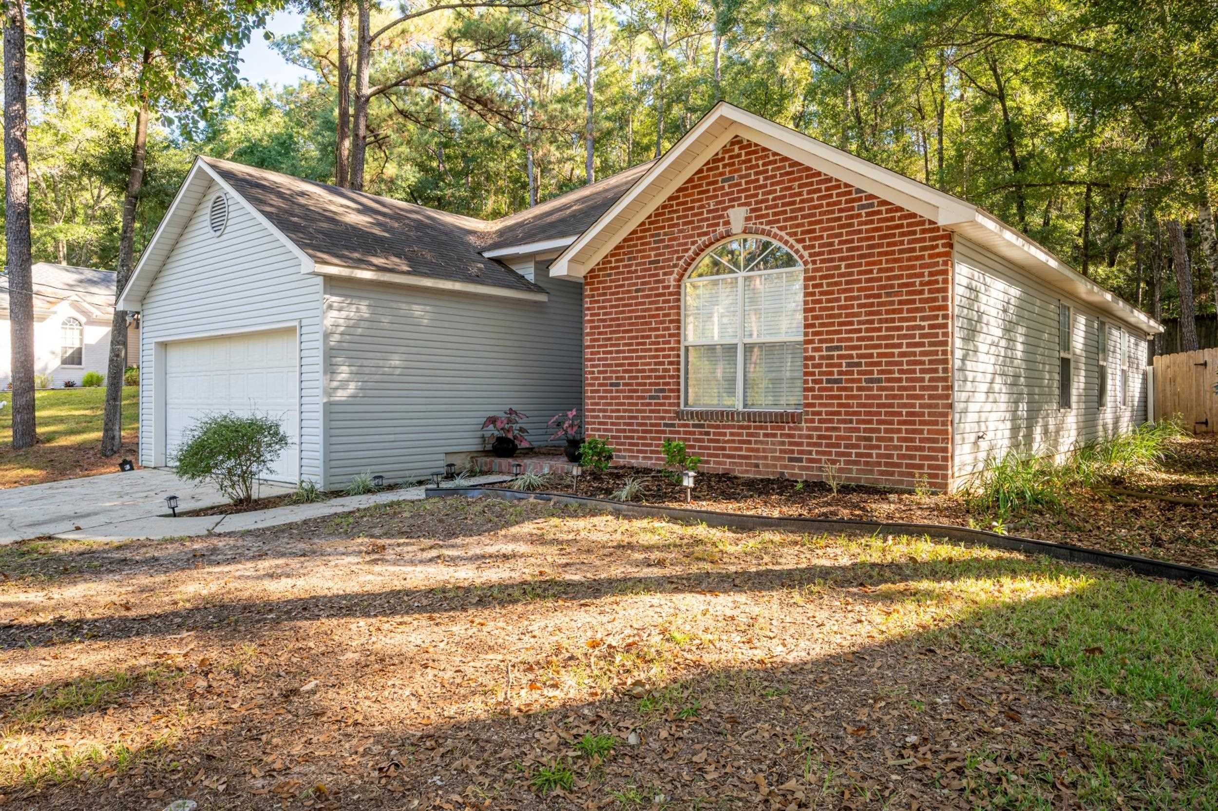 136 Donna Circle Daphne, AL 36526 - Photo 4 of 28 Front Of Structure