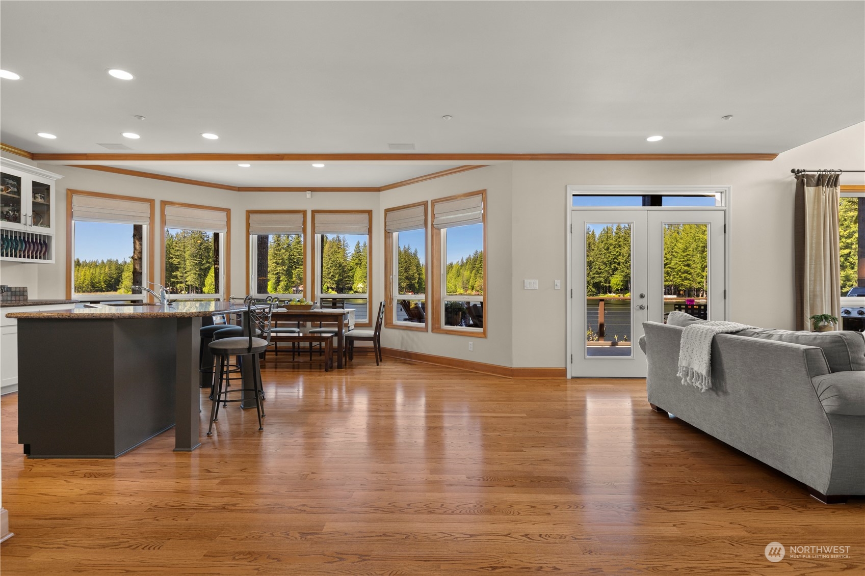 7805 Lake Alice Road Southeast Fall City, WA 98024 - Photo 4 of 32 a living room with furniture and a large window