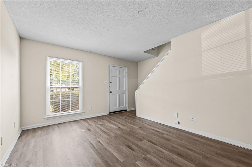 1315 West Meadowview Road, Unit G Greensboro, NC 27403 - Photo 6 of 17 GREAT ROOM