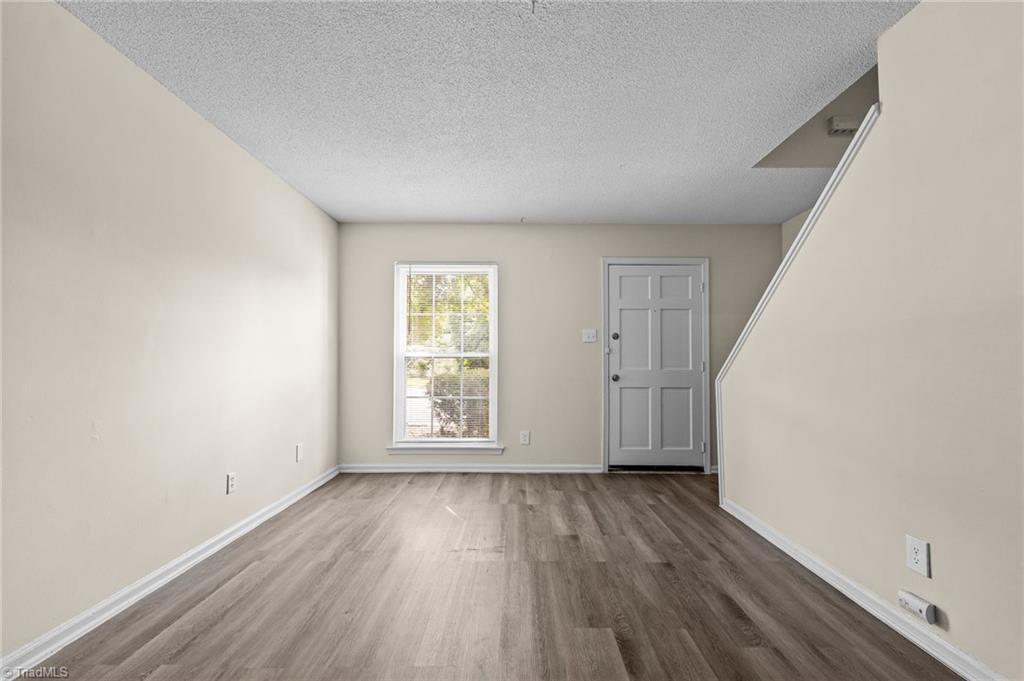 1315 West Meadowview Road, Unit G Greensboro, NC 27403 - Photo 7 of 17 GREAT ROOM