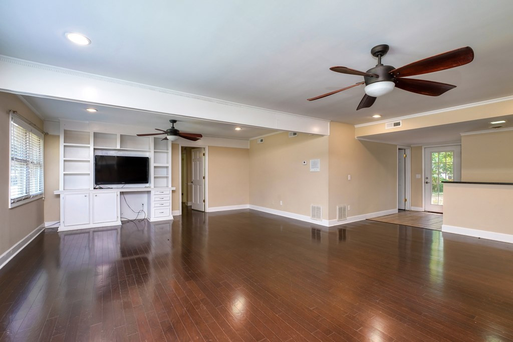 39 Pathfinder Drive Sumter, SC 29150 - Photo 2 of 43 Gallery Image 2
