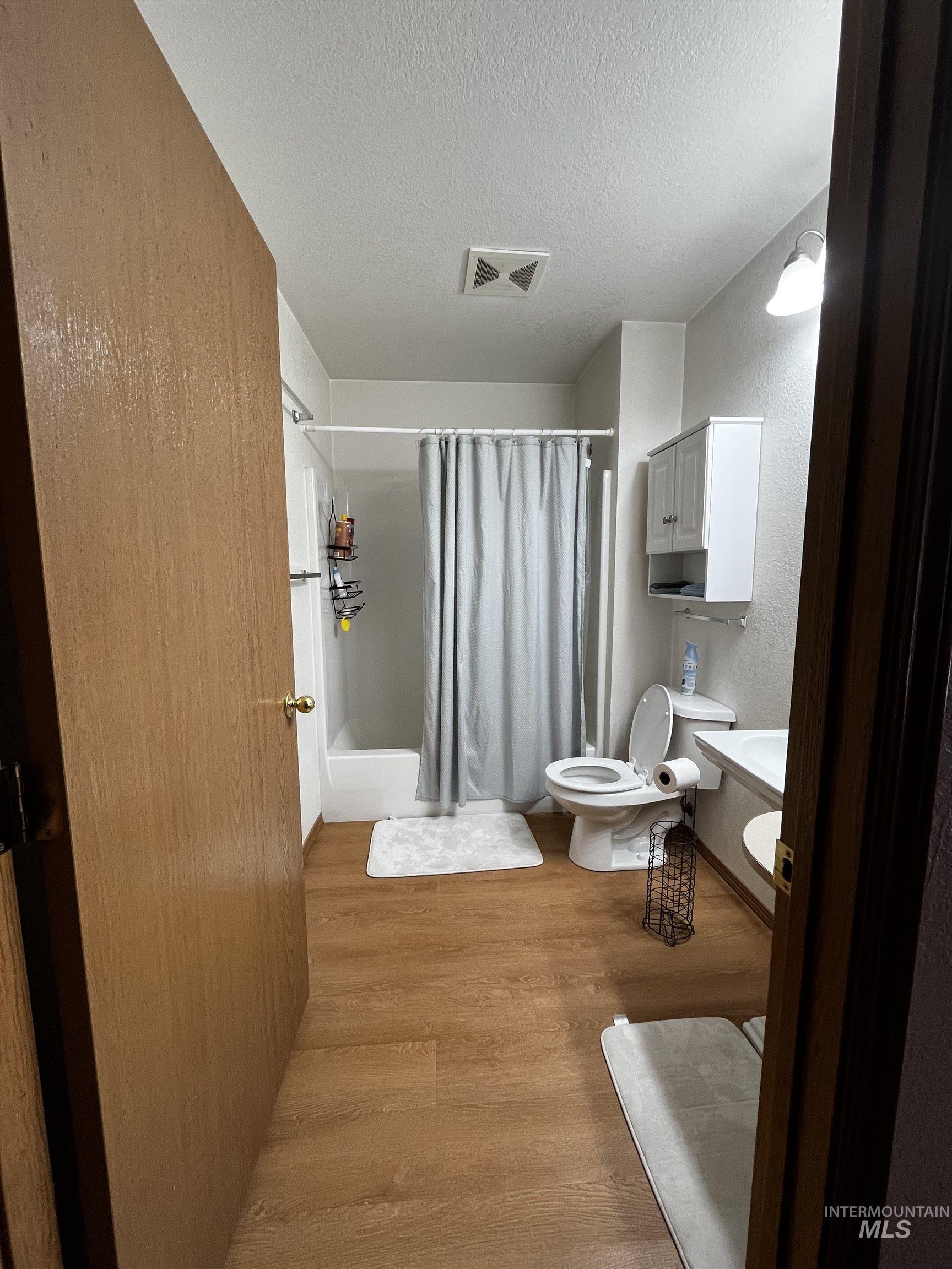 1551 North Polk Moscow, ID 83843 - Photo 10 of 15 Bathroom