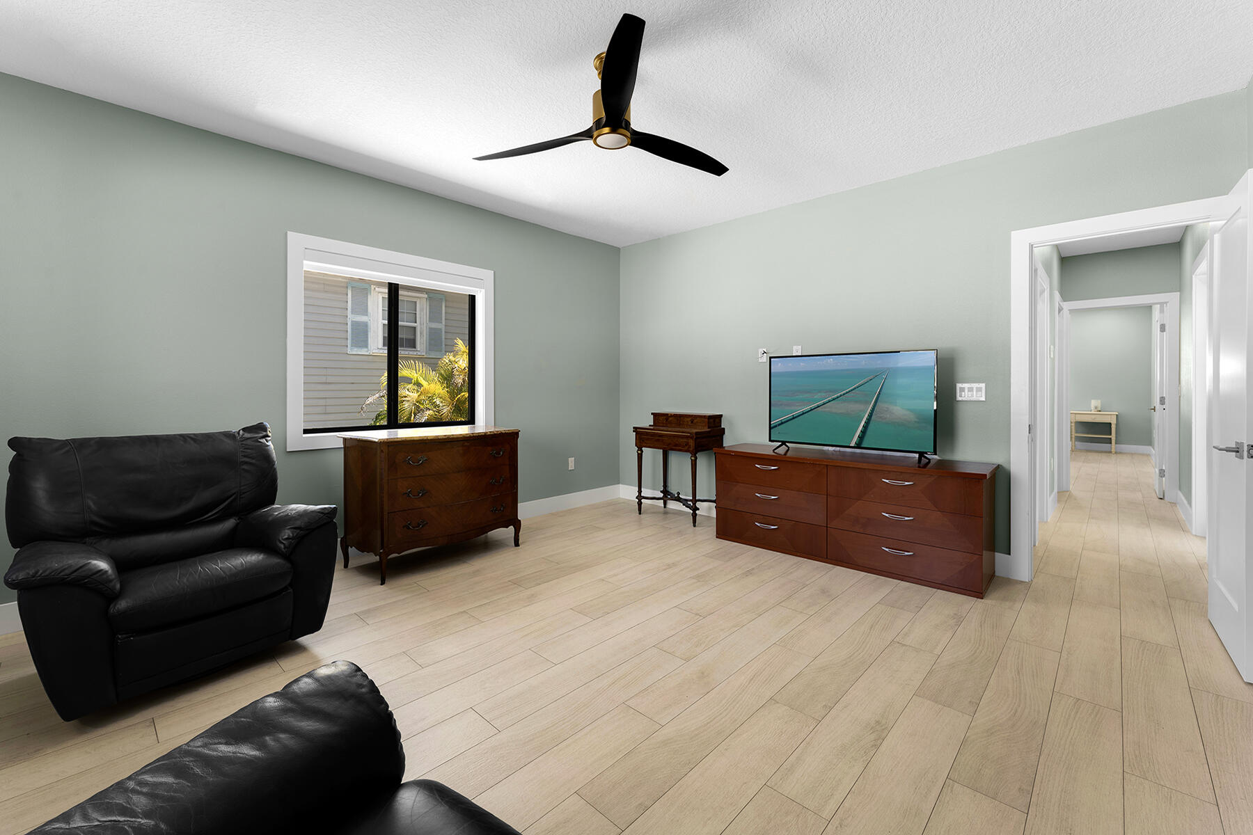 19 North End Road Key Largo, FL 33037 - Photo 33 of 37 Living area, downstairs