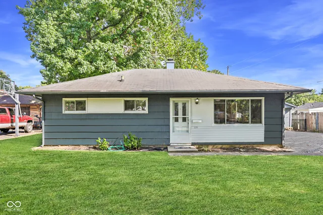 $234,900 | 229 Arlington Street, Whiteland, IN 46184
