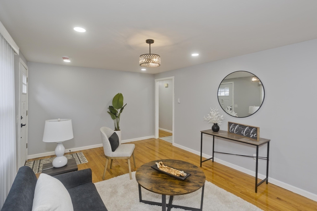 211 Glenoak Drive Springfield, MA 01129 - Photo 16 of 27