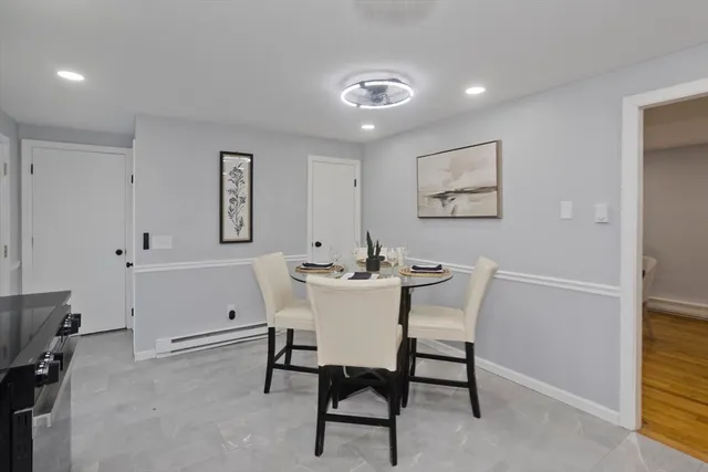 $319,900 | 211 Glenoak Drive, Springfield, MA 01129