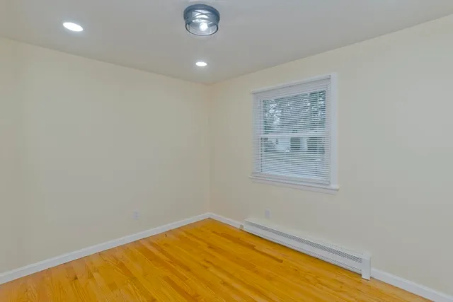 $319,900 | 211 Glenoak Drive, Springfield, MA 01129