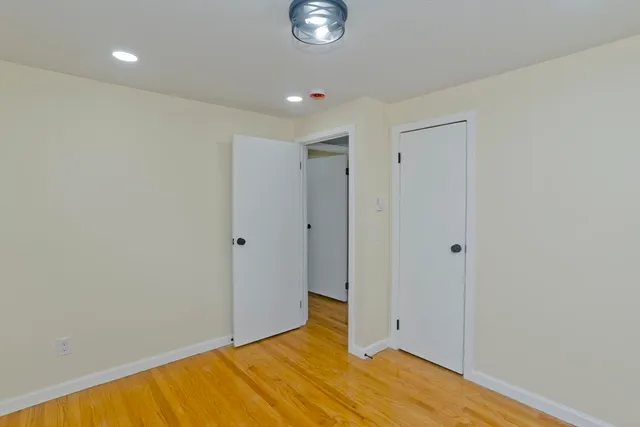 $319,900 | 211 Glenoak Drive, Springfield, MA 01129