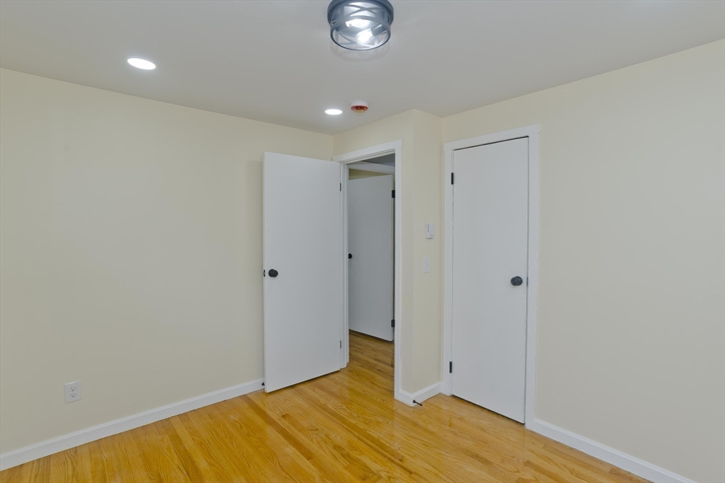 211 Glenoak Drive Springfield, MA 01129 - Photo 20 of 27