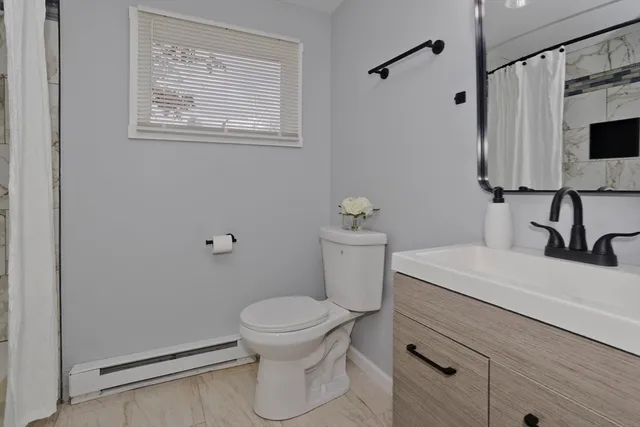 $319,900 | 211 Glenoak Drive, Springfield, MA 01129