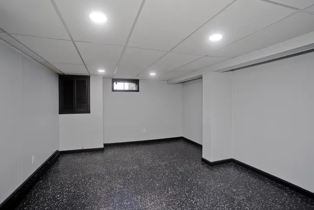 $319,900 | 211 Glenoak Drive, Springfield, MA 01129