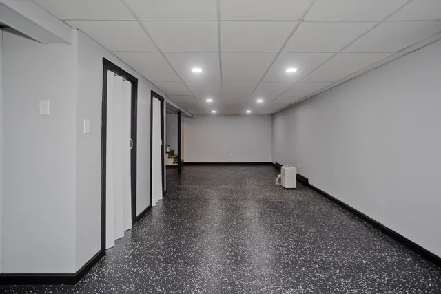 $319,900 | 211 Glenoak Drive, Springfield, MA 01129