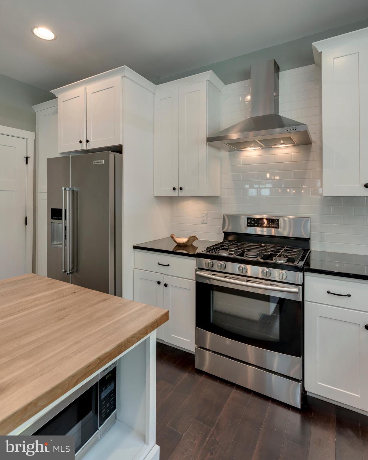 616 Edwards Road Annapolis, MD 21409 - Photo 13 of 51 white subway tile