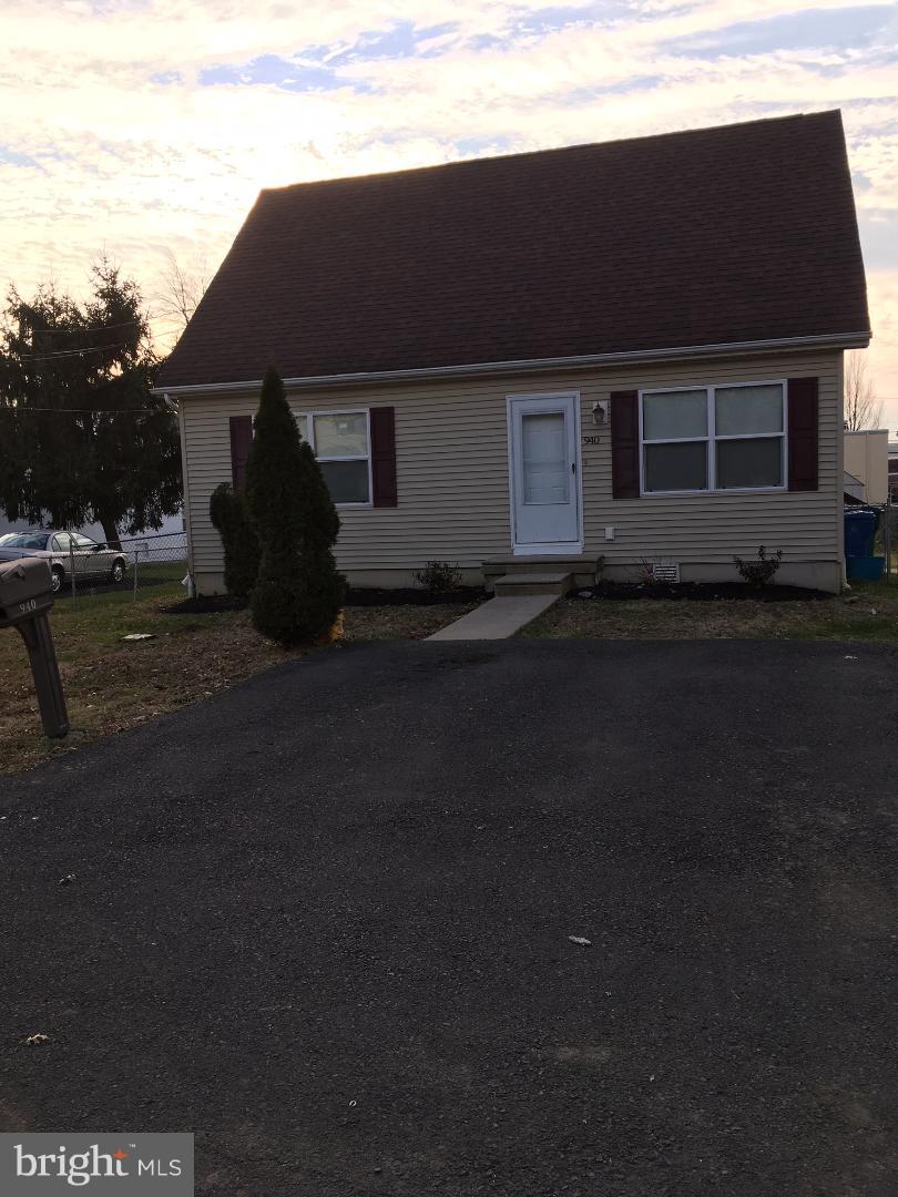 940 Rosa Avenue Croydon, PA 19021 - Photo 22 of 26 Driveway