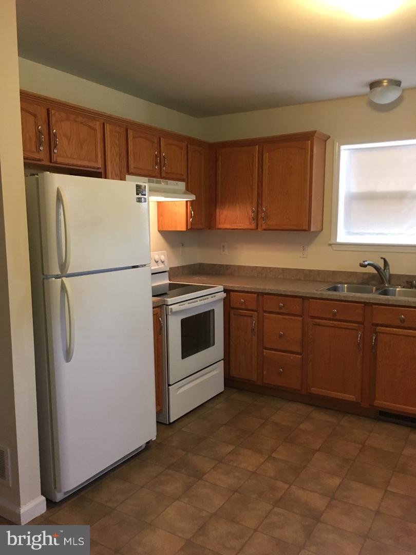940 Rosa Avenue Croydon, PA 19021 - Photo 24 of 26 Kitchen
