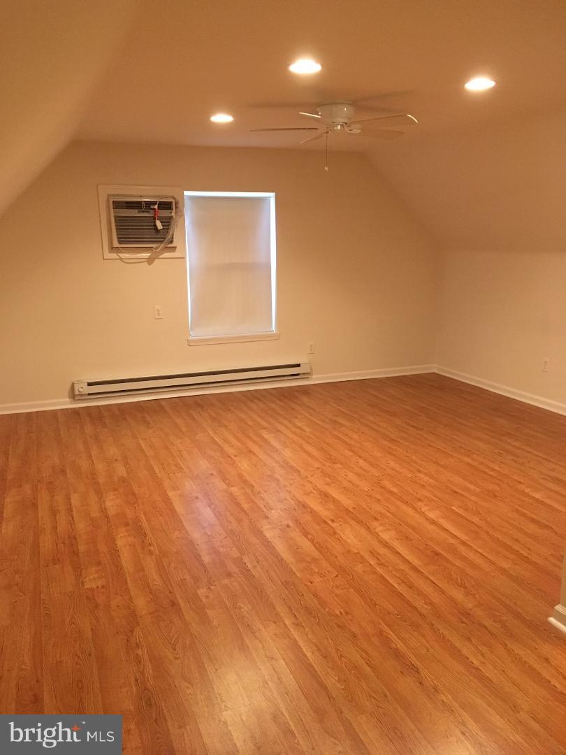 940 Rosa Avenue Croydon, PA 19021 - Photo 5 of 26 Master bedroom