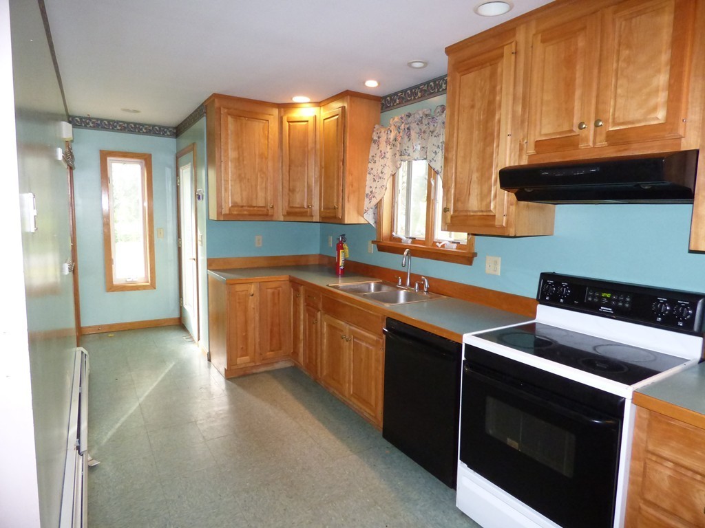 705 Little Mohawk Road Shelburne, MA 01370 - Photo 5 of 29