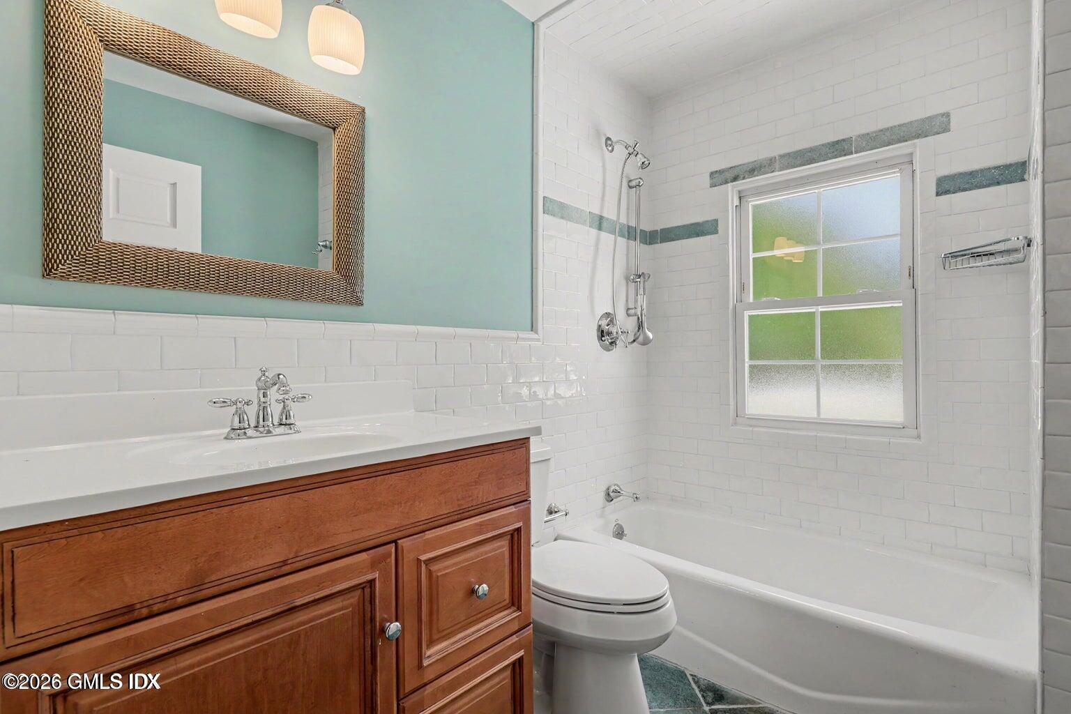 97 Riverside Avenue Riverside, CT 06878 - Photo 16 of 21 Hall Bath