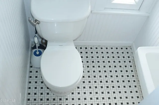 $2,800 | 647 New Scotland Avenue, Albany, NY 12208