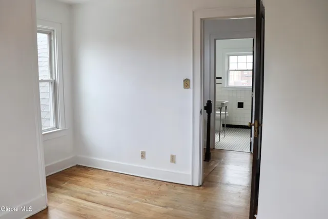 $2,800 | 647 New Scotland Avenue, Albany, NY 12208