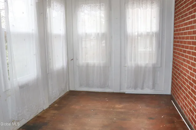 $2,800 | 647 New Scotland Avenue, Albany, NY 12208