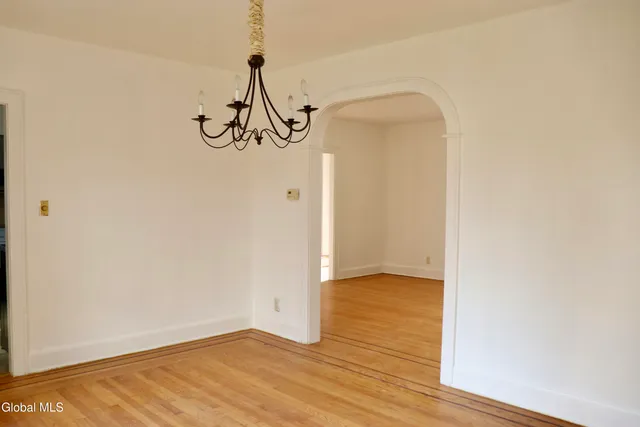 $2,800 | 647 New Scotland Avenue, Albany, NY 12208